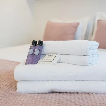 Artistas House Apartman Aveiro